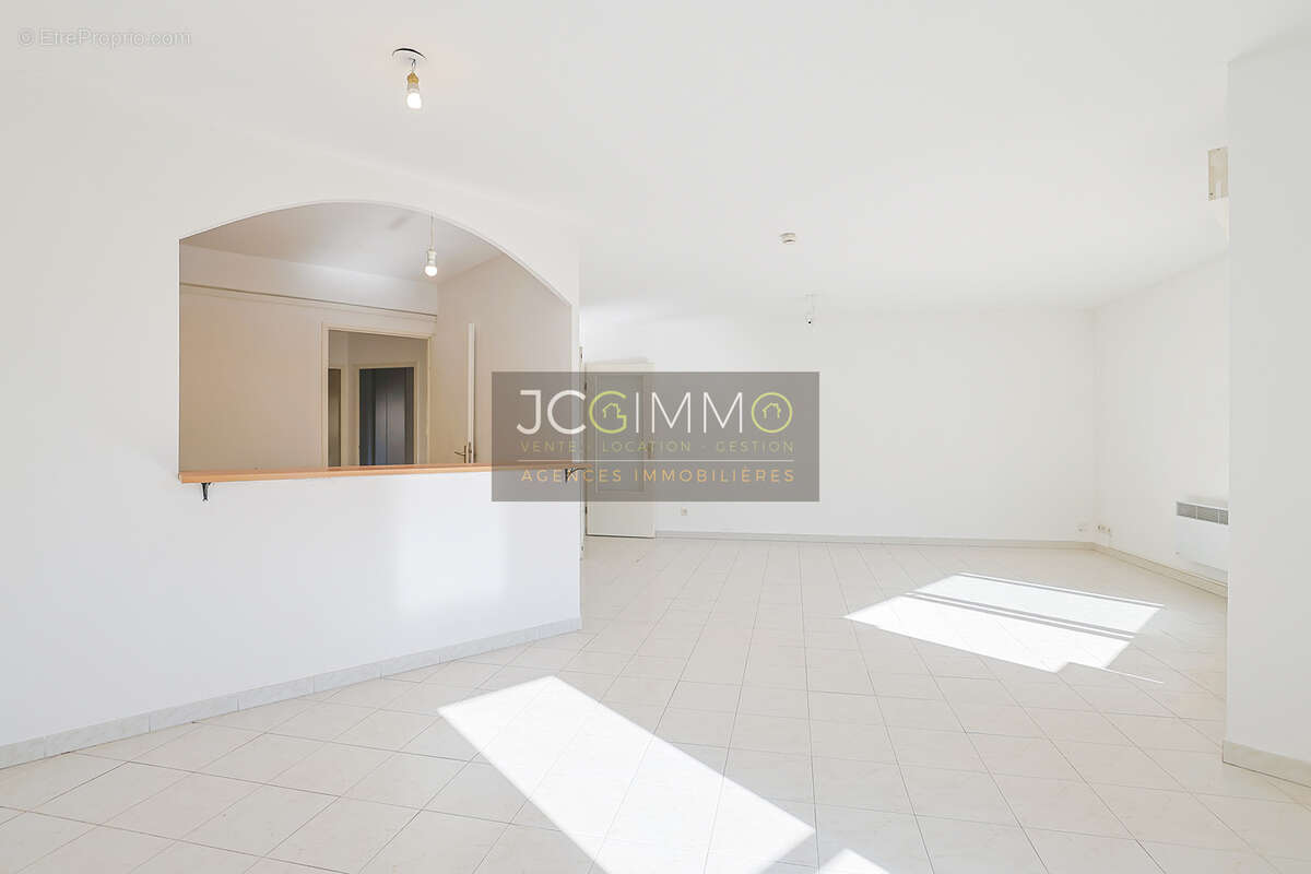 Appartement à HYERES