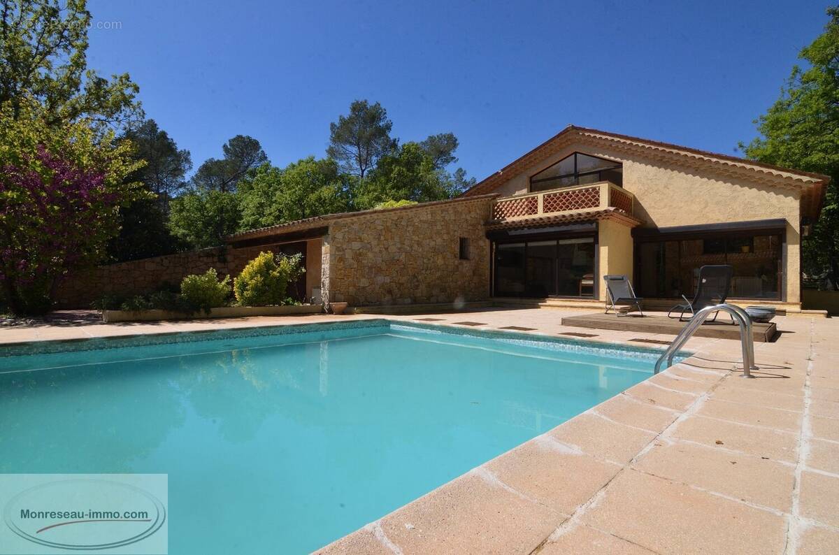 Maison à TOURRETTES