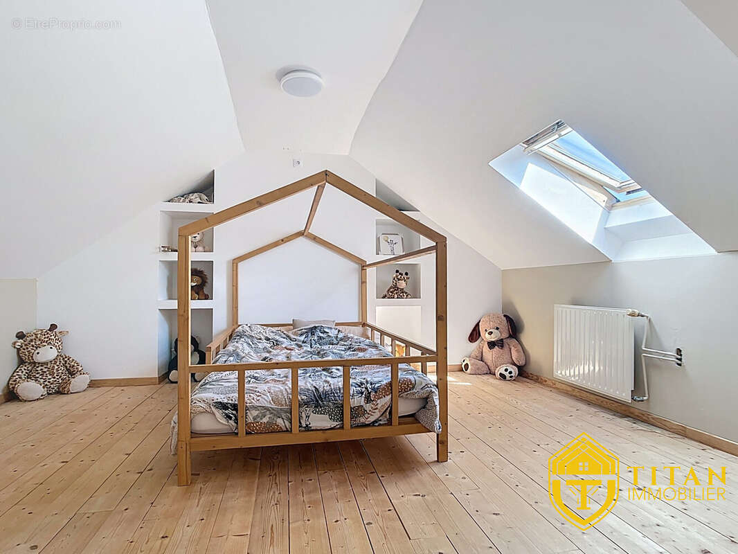  En exclusivité : Maison individuelle semi plain pied, 3 chambres, jardin, garage Audruicq -titan-immobilier - Maison à AUDRUICQ