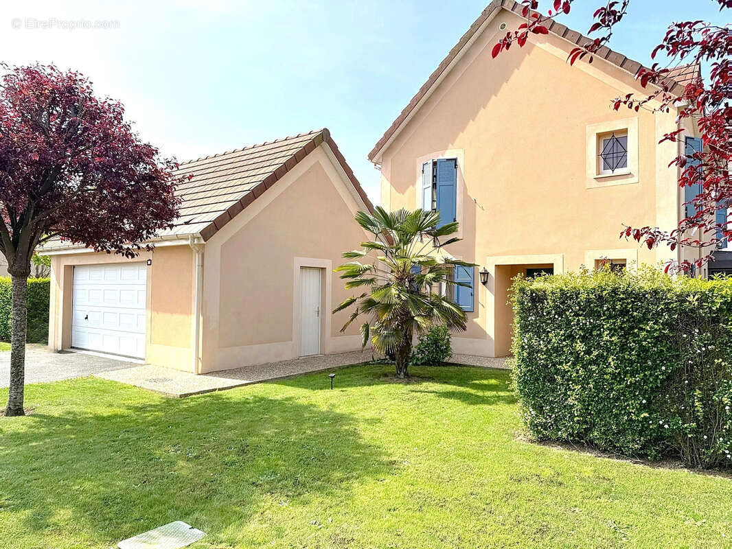 Maison à LE MESNIL-ESNARD
