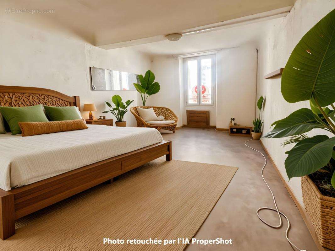 Appartement à SOLLIES-PONT