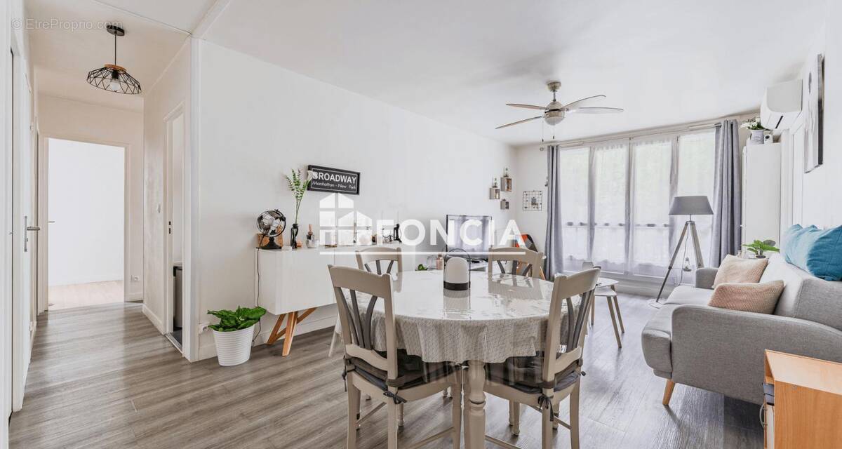 Appartement à CHAMBRAY-LES-TOURS
