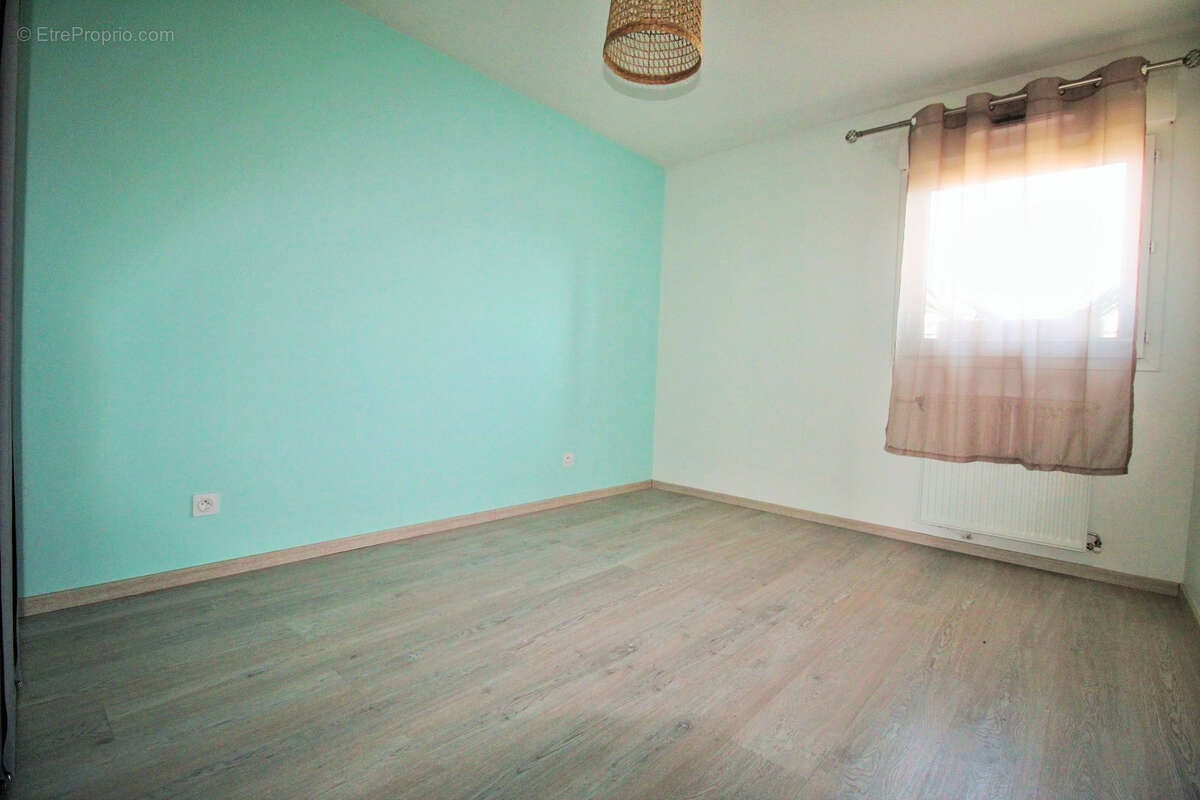 Appartement à LE PONT-DE-CLAIX
