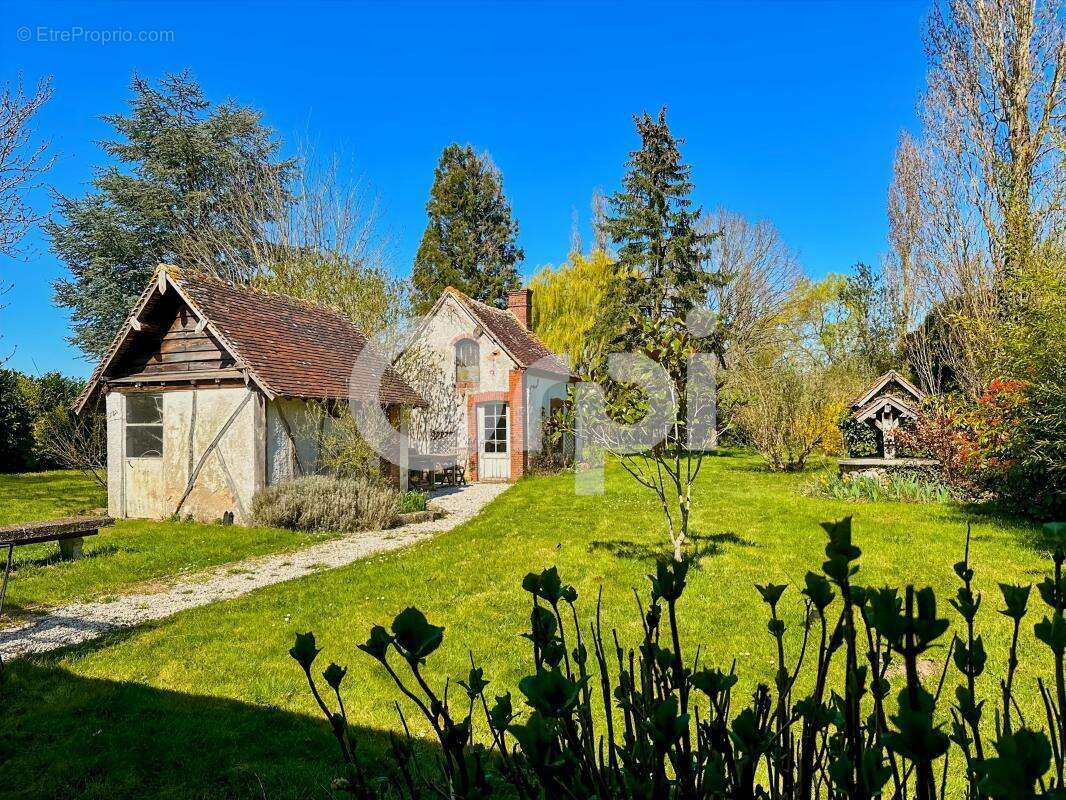 Maison à MARCILLY-LA-CAMPAGNE