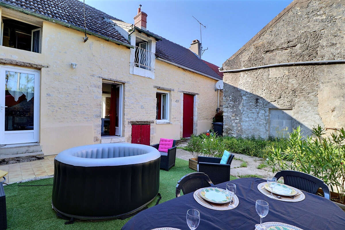 Maison à MALESHERBES