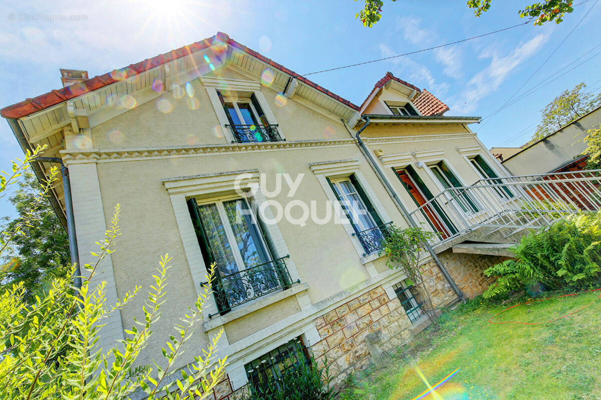 Maison à MONTMORENCY