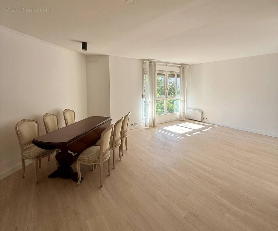 Appartement à LEVALLOIS-PERRET