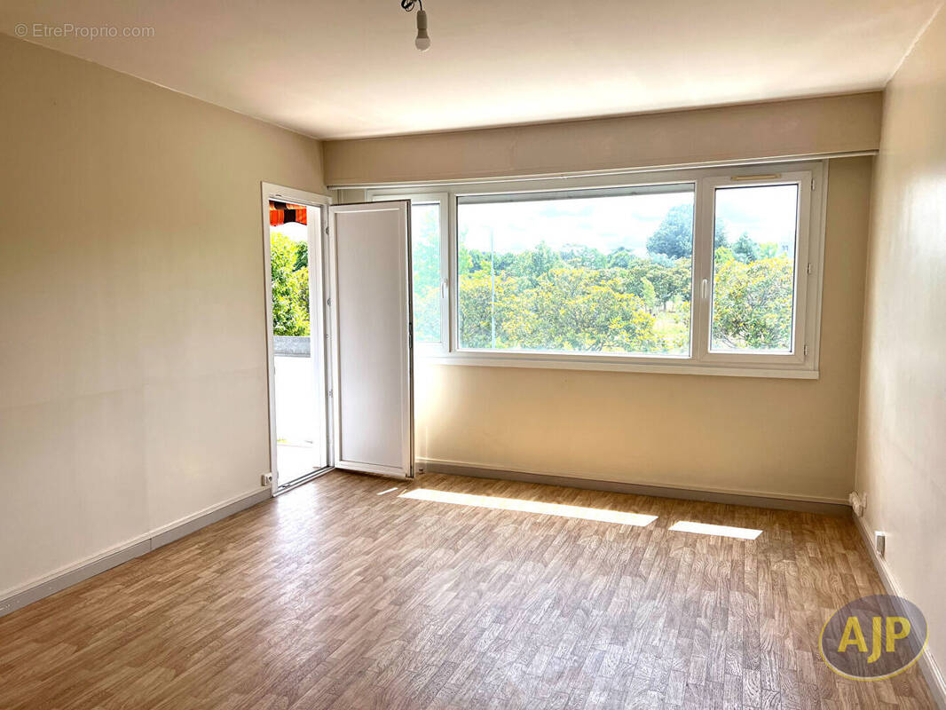 Appartement à REZE