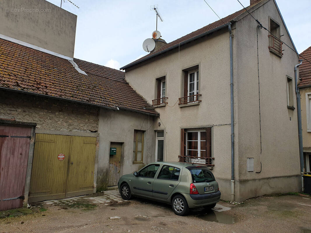Maison à EPONE