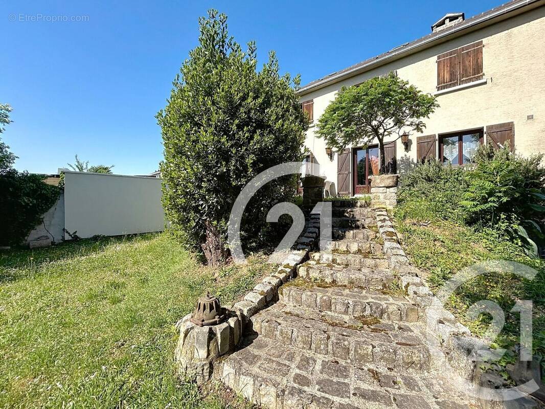 Maison à GARGES-LES-GONESSE