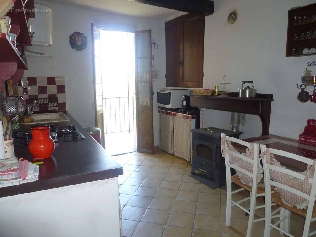 Appartement à LA CROIX-SUR-ROUDOULE