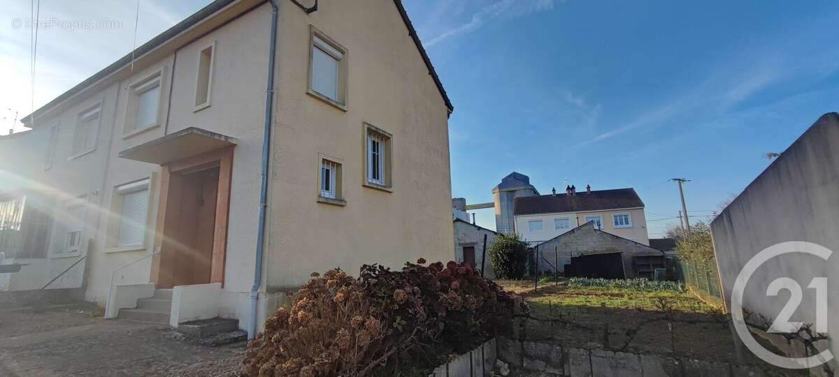 Maison à BROU