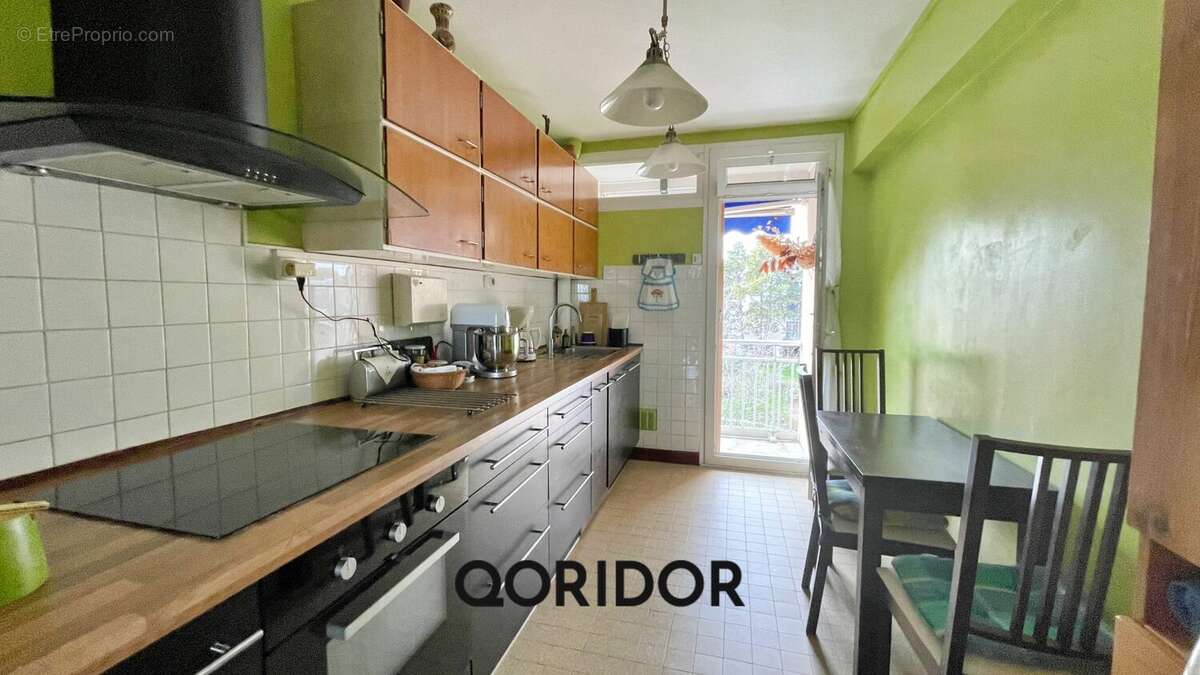 Appartement à SAINT-GENIS-LAVAL