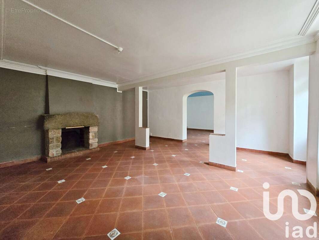 Photo 7 - Maison à LAUDUN-L&#039;ARDOISE