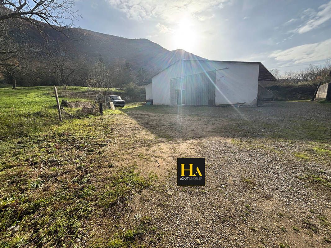 Commerce à HOSTUN