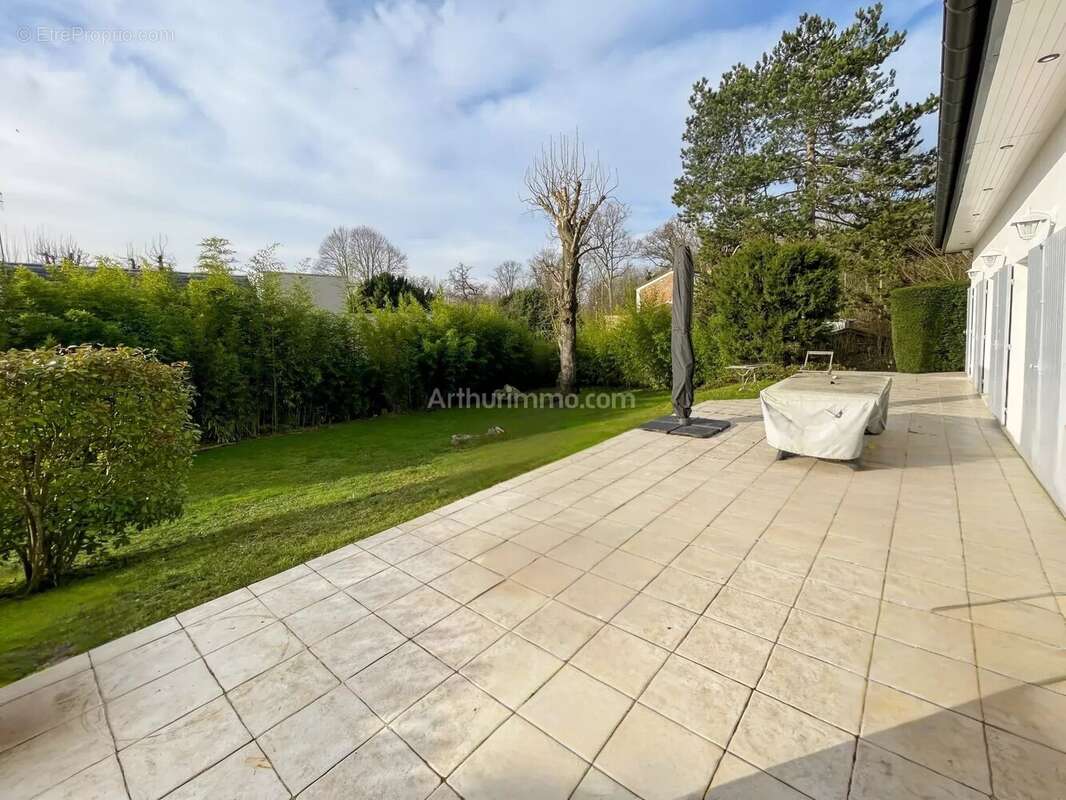 Maison à SOISY-SUR-SEINE