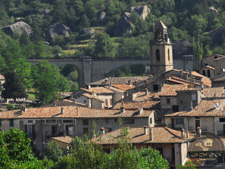 Appartement à ANNOT