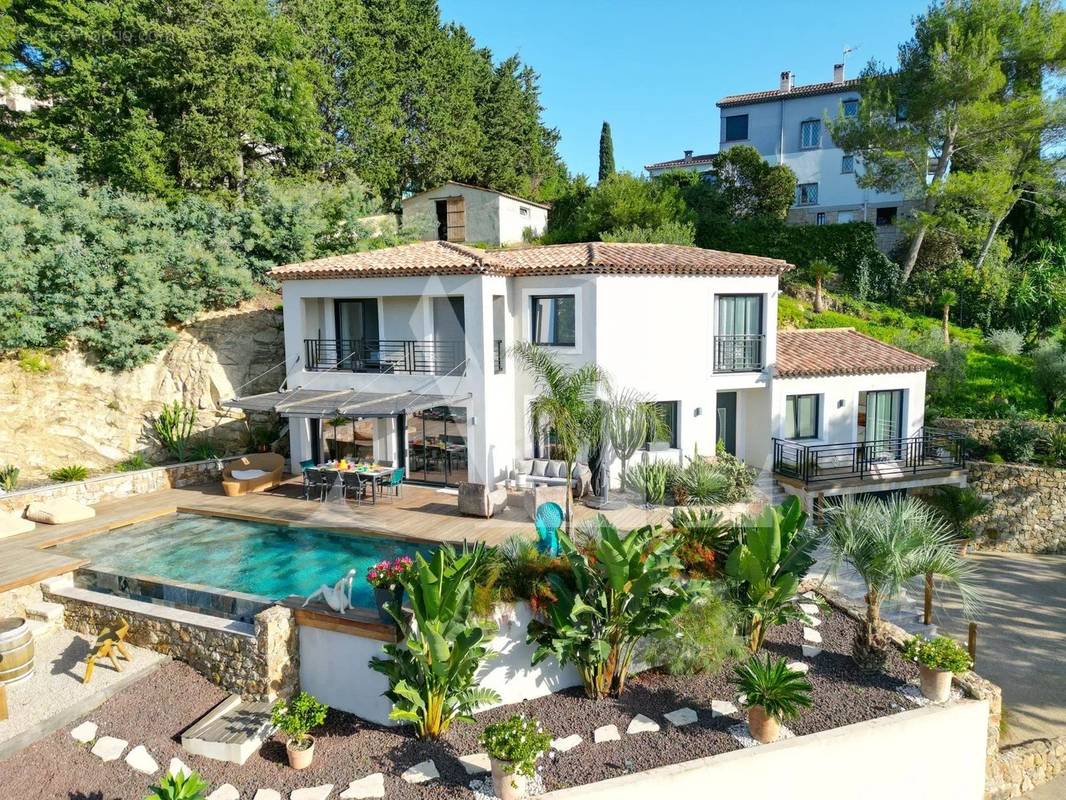 Maison à VALLAURIS