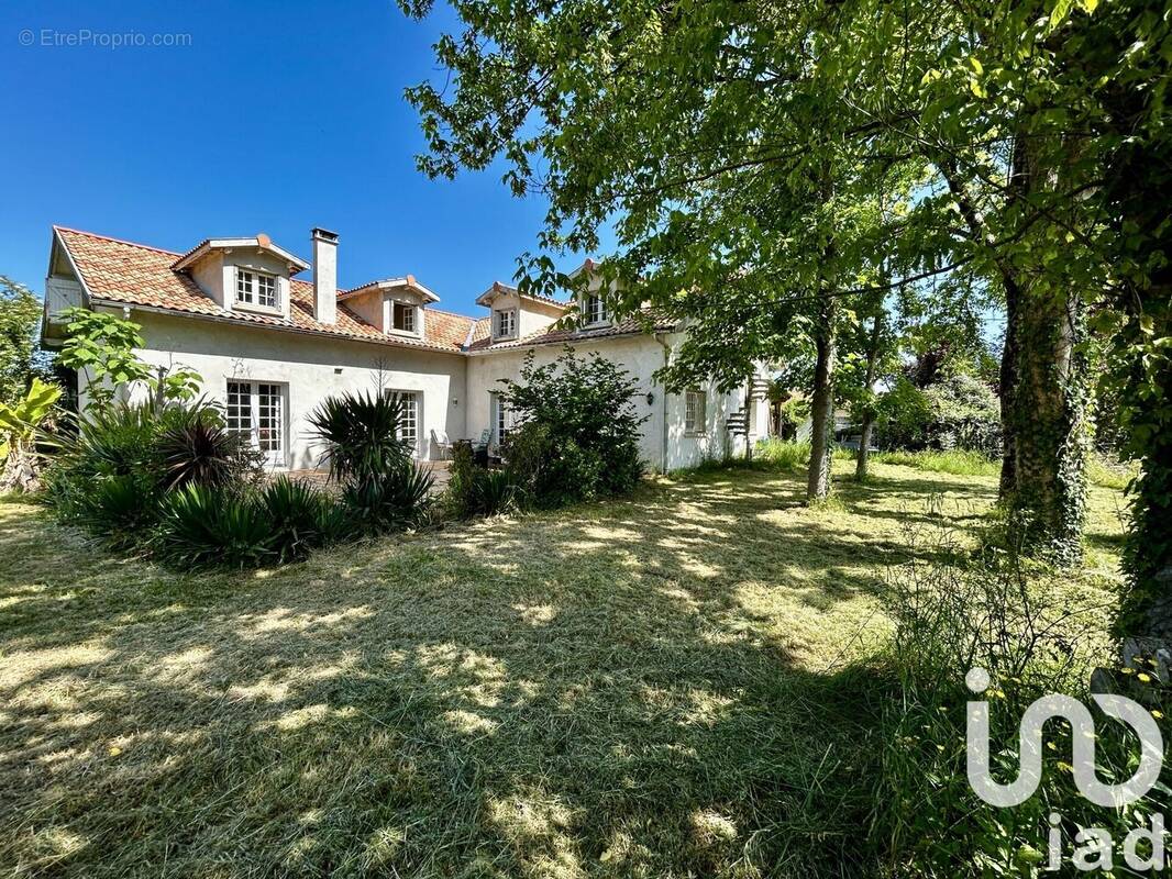 Photo 1 - Maison à VENDAYS-MONTALIVET