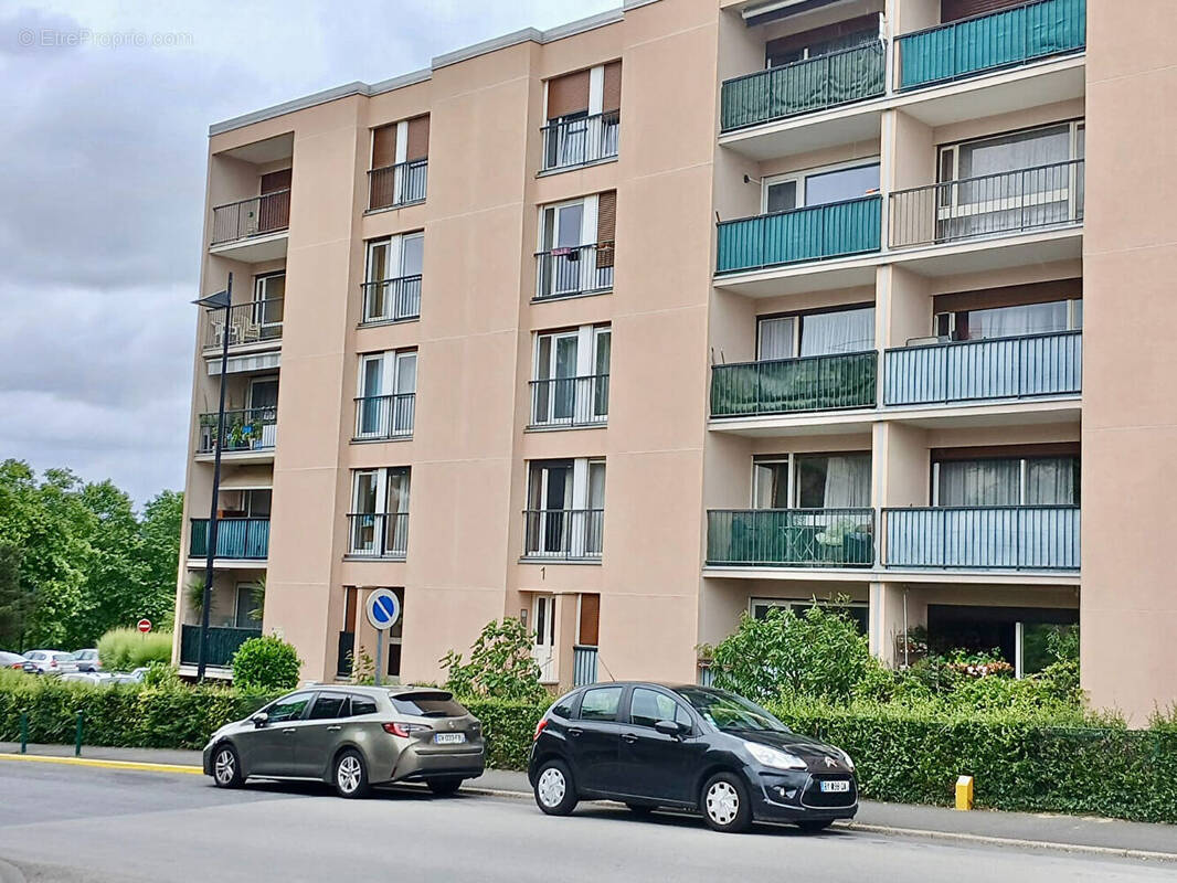 Appartement à EPINAY-SOUS-SENART
