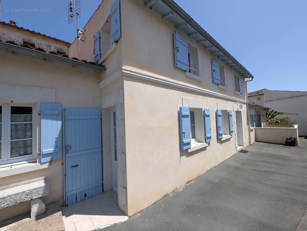 Maison à SAINTES