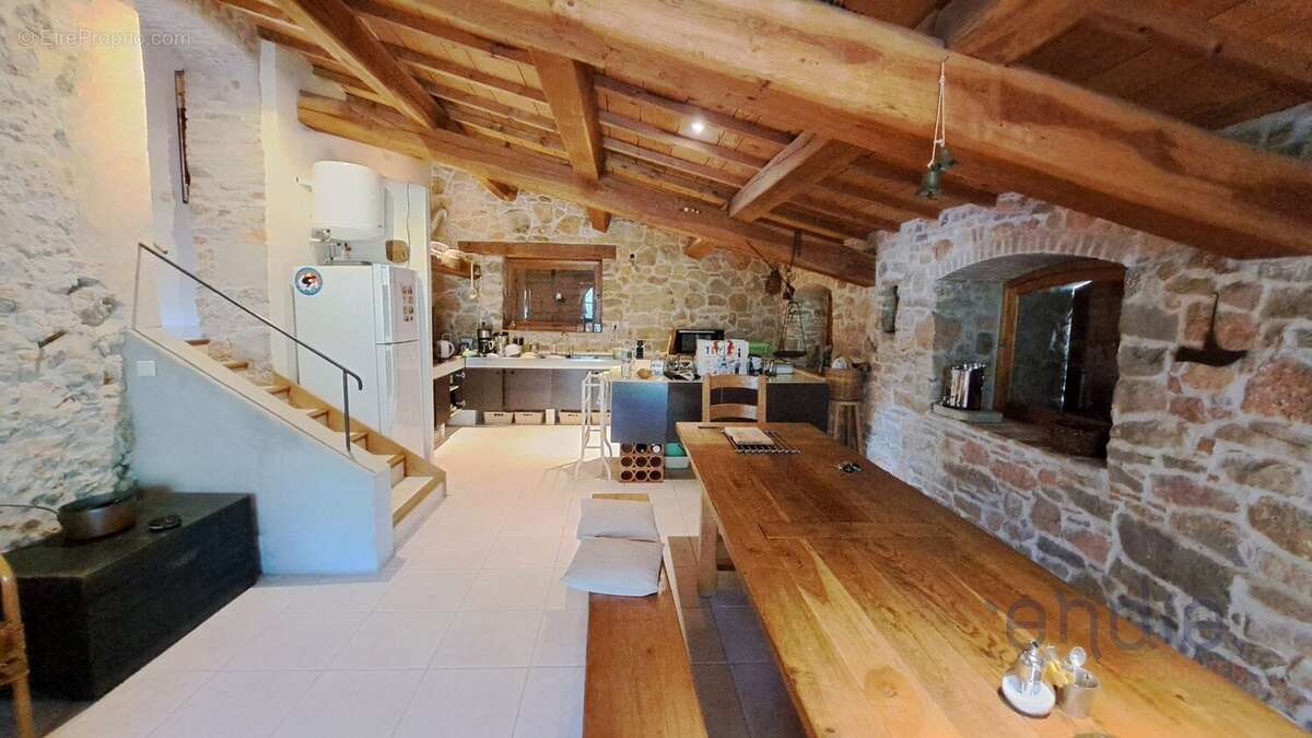 Maison à LORGUES
