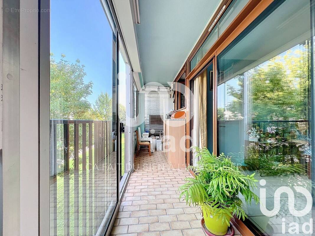 Photo 1 - Appartement à COMBS-LA-VILLE