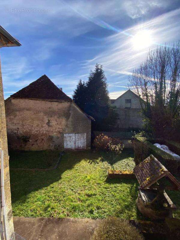 Maison à DUSSAC