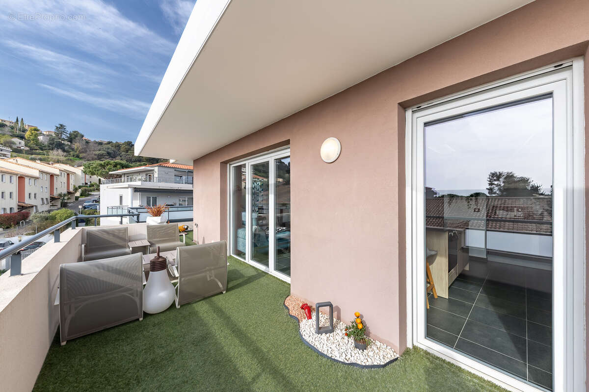 Appartement à SAINT-LAURENT-DU-VAR