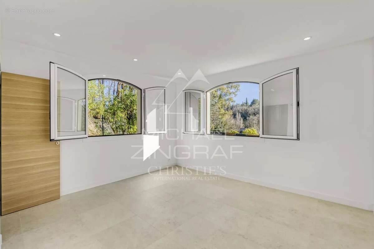 Maison à MOUGINS