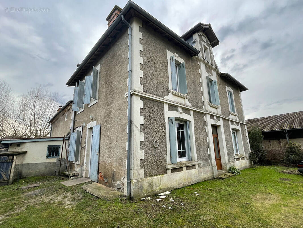Maison à MOUSTEY