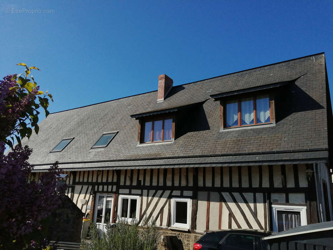 Maison à GREGES