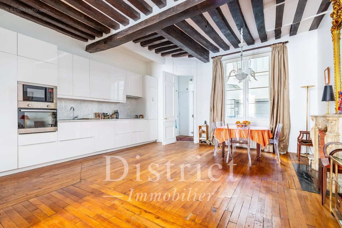 Appartement à PARIS-4E