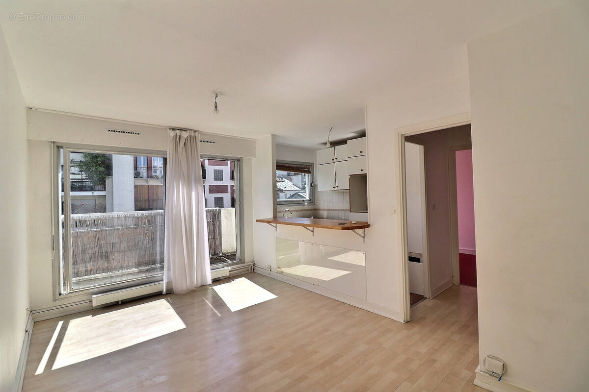 Appartement à PARIS-14E