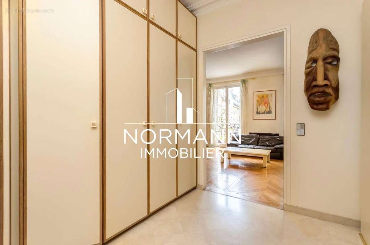 Appartement à PARIS-17E