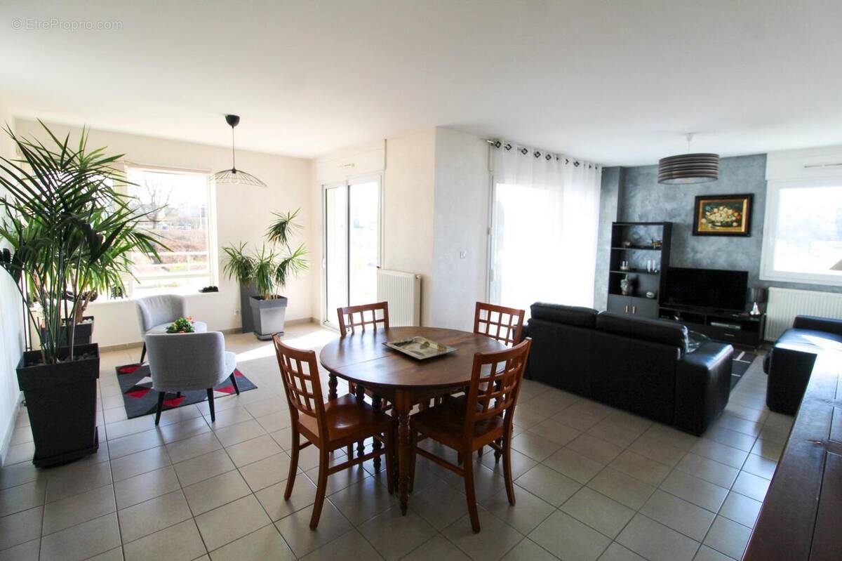 Photo 1 - Appartement à MONTCEAU-LES-MINES
