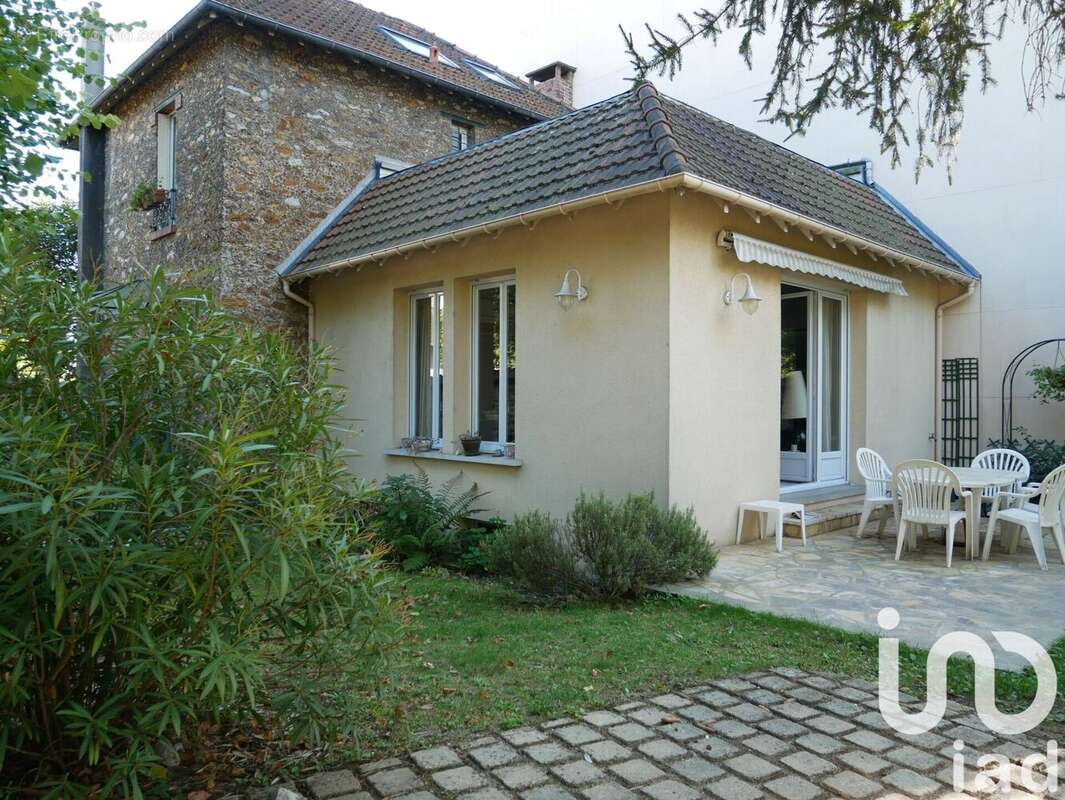 Photo 2 - Maison à SAINT-MAUR-DES-FOSSES