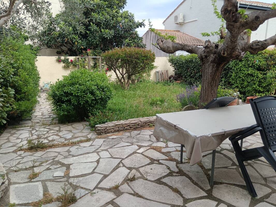 Maison à MONTADY