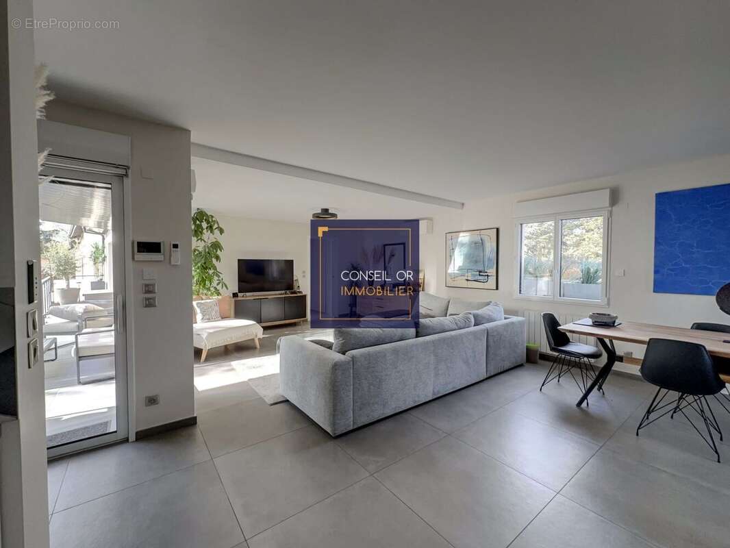 Appartement à SAINT-GENIS-LAVAL