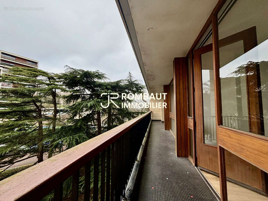 Appartement à LA CELLE-SAINT-CLOUD
