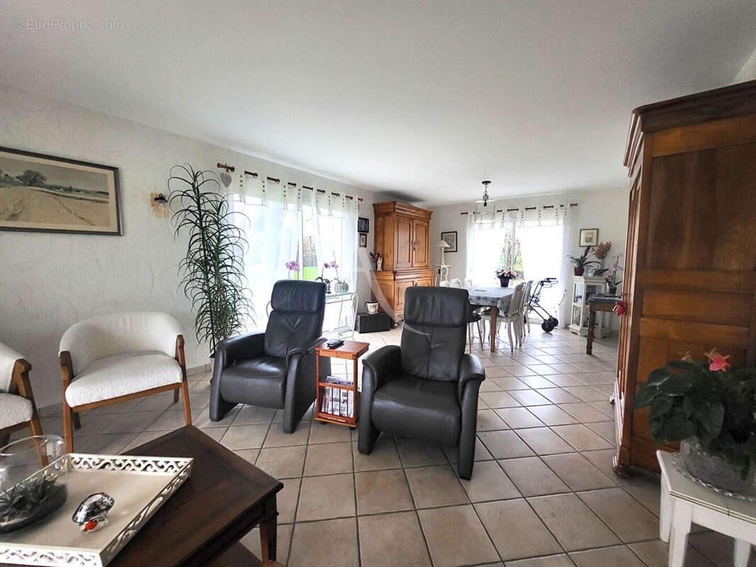 Maison à LES CERQUEUX