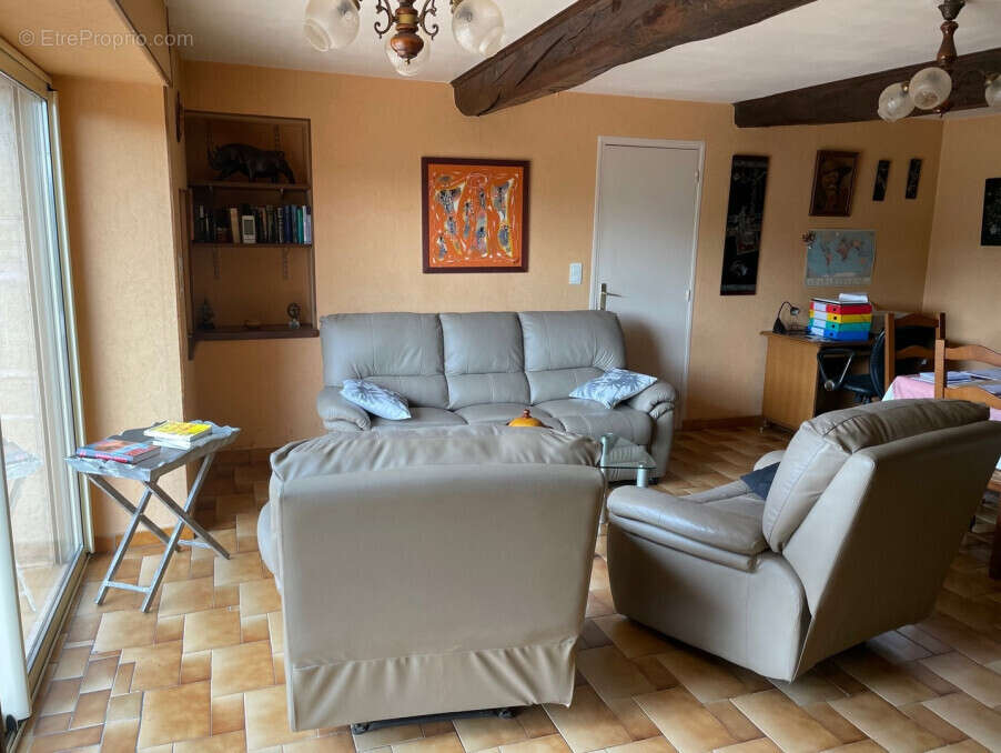 Maison à LA CLAYETTE