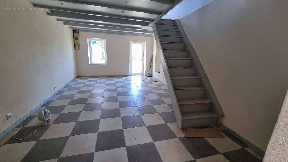 Maison à CHATEL-MONTAGNE