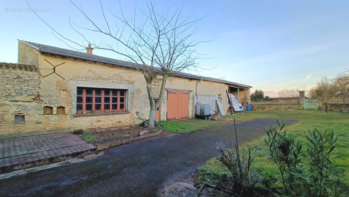 Maison à MARIGNY-BRIZAY