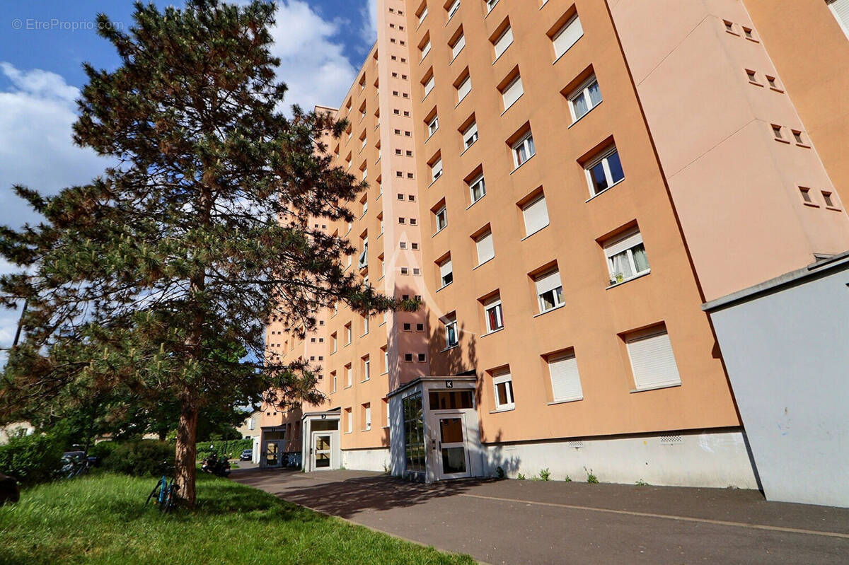 Appartement à LA COURNEUVE