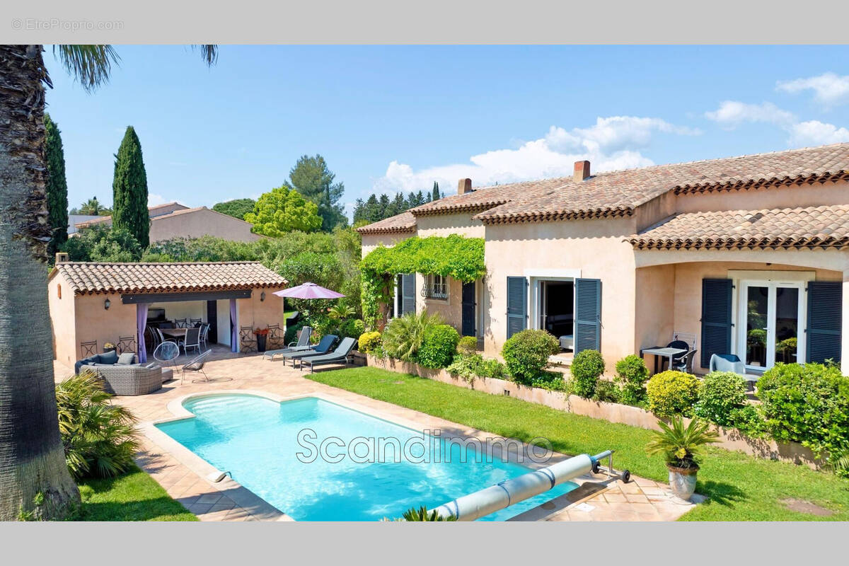 Maison à ROQUEBRUNE-SUR-ARGENS
