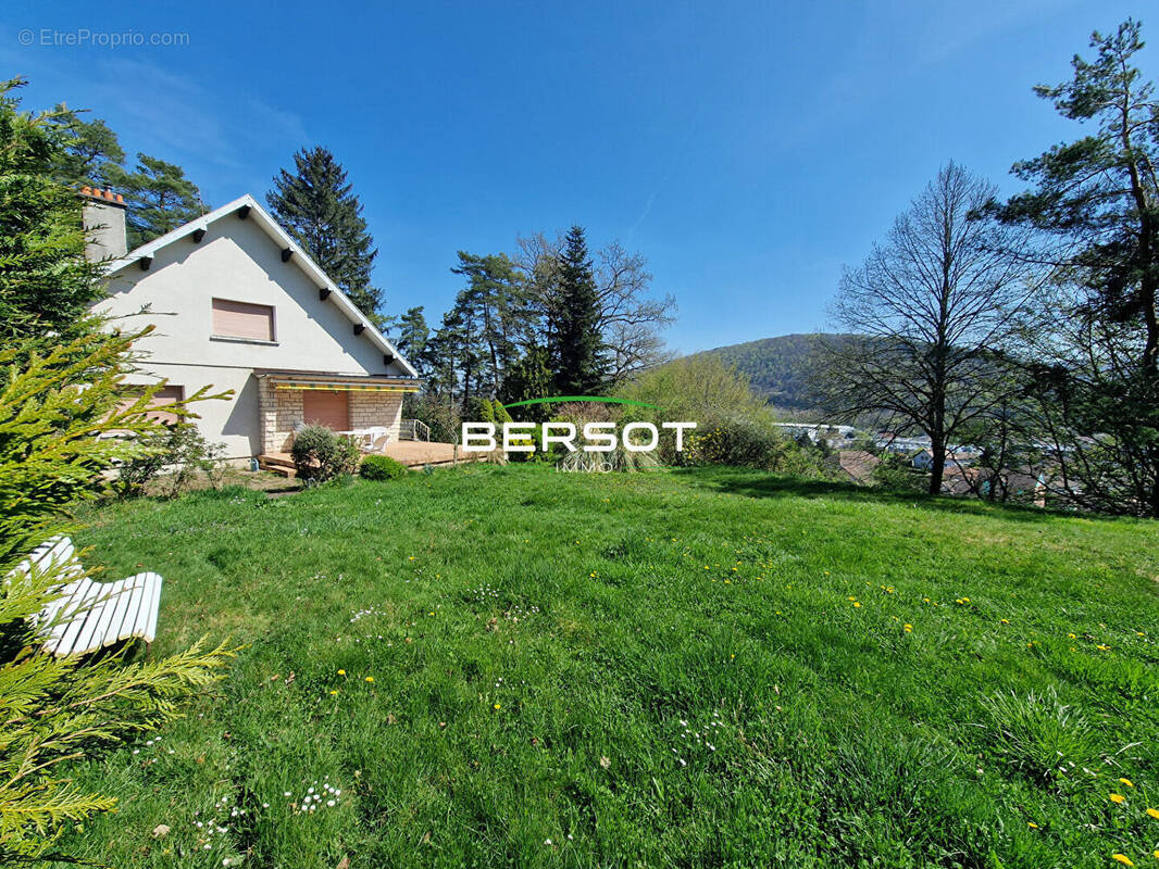 Maison à CLERVAL