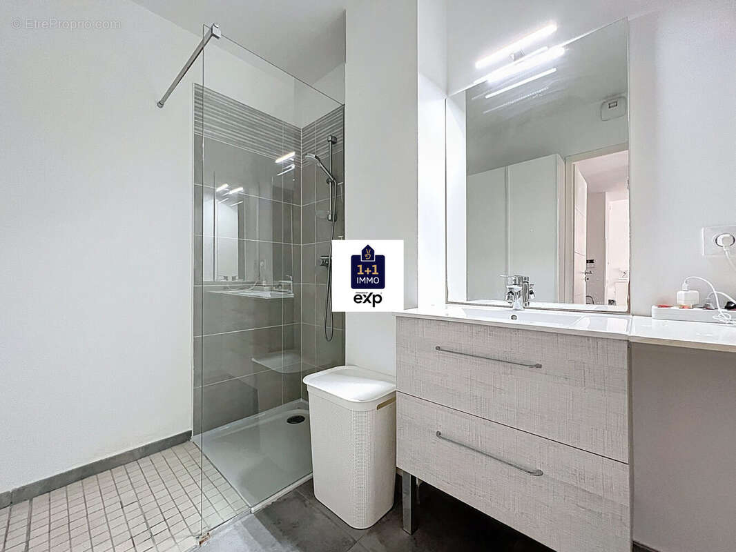 Appartement à ROQUEBRUNE-SUR-ARGENS