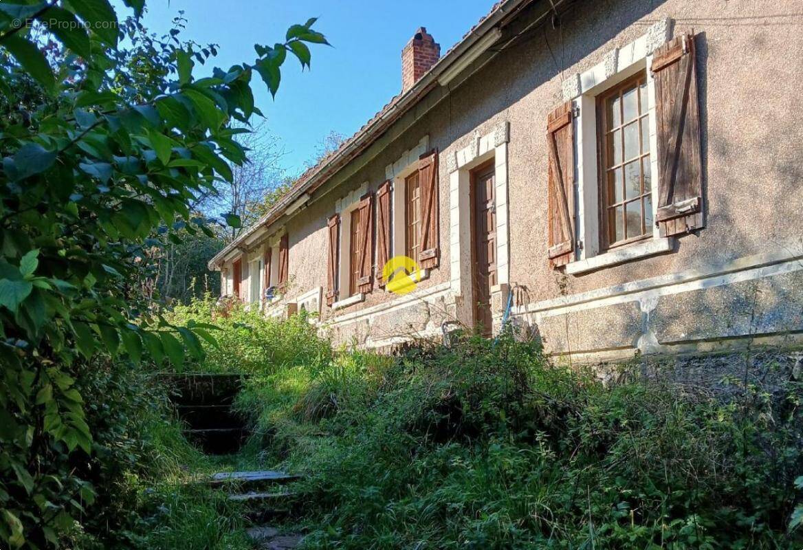 Maison à FRUGES
