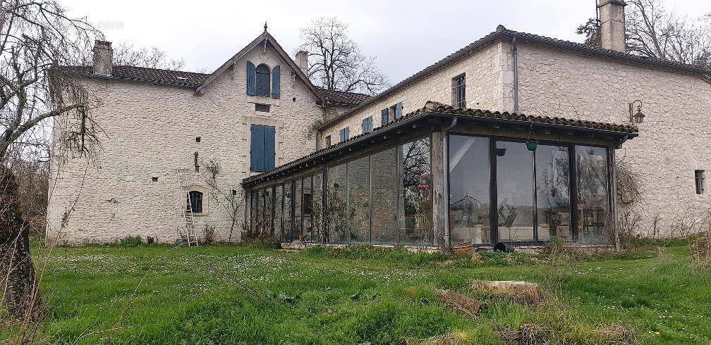 Maison à MONTAIGU-DE-QUERCY